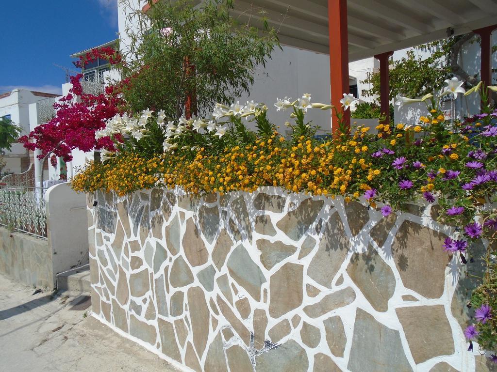 Helios Serifos Livadi  Buitenkant foto