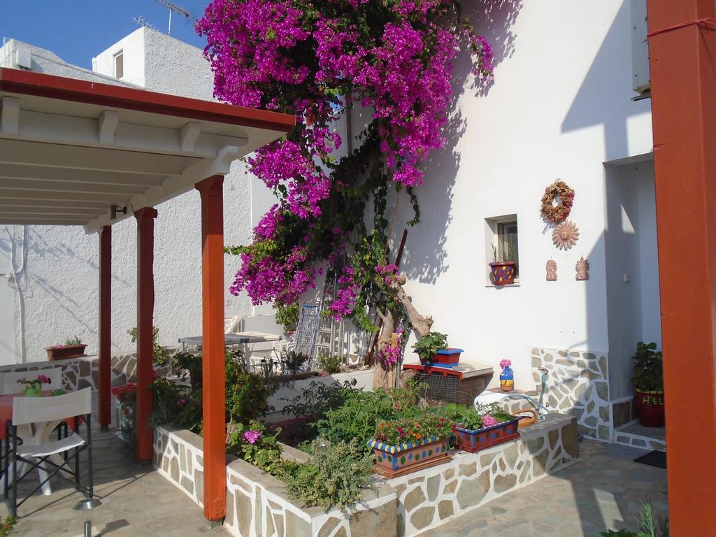 Helios Serifos Livadi  Buitenkant foto